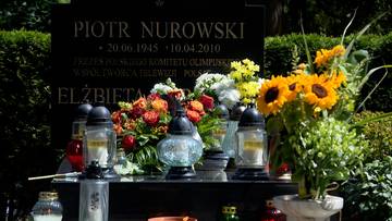 Na grobie Piotra Nurowskiego złożono kwiaty. "Był ojcem Polsatu Sport"