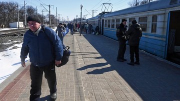 Mieszkańcy Donbasu przymusowo wywożeni do Rosji. "Odbierają im dokumenty"