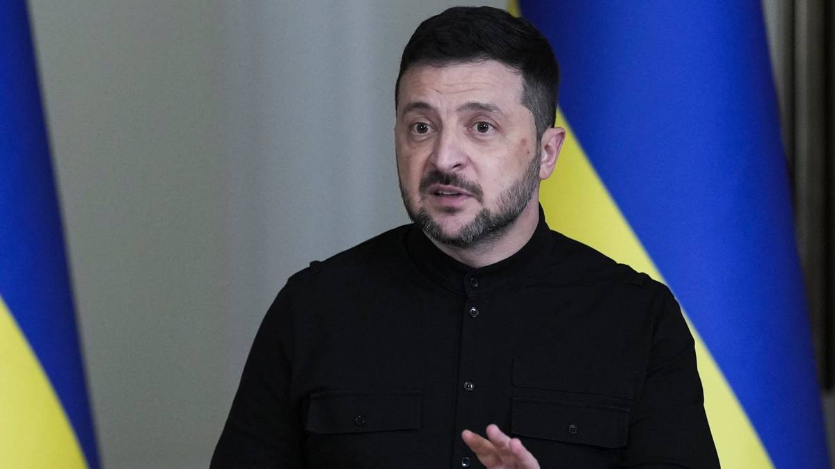 Zełenski podpisał dekret. Trzy znane osoby straciły obywatelstwo