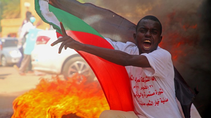 Zamach stanu w Sudanie. Ogłoszono stan wyjątkowy, wojsko zaczęło strzelać do protestujących