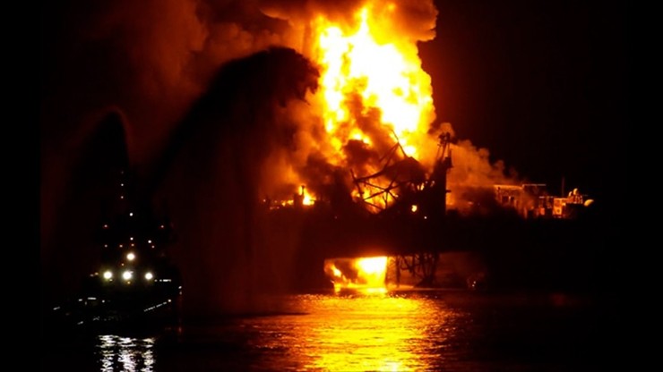 32 osoby zginęły w pożarze platformy wiertniczej na Morzu Kaspijskim