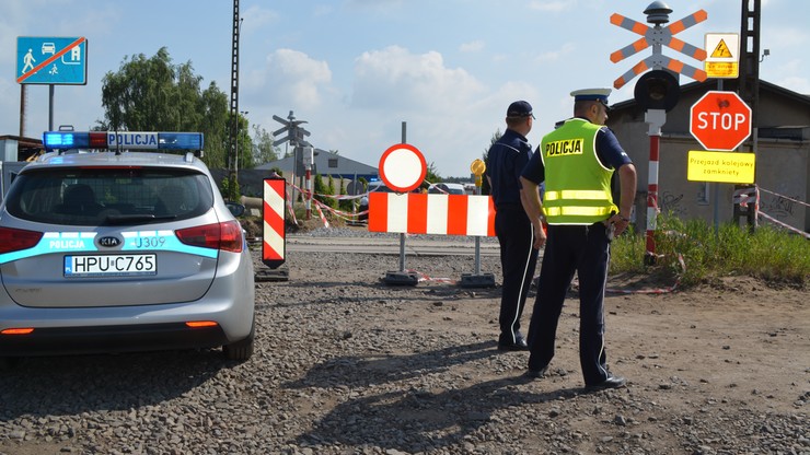 Pociąg śmiertelnie potrącił 16-letniego rowerzystę. Wypadek na przejeździe kolejowym w Lesznie