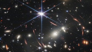 12.07.2022 05:55 „Jesteśmy pyłkiem w ogromie kosmosu”. Oto pierwsze zdjęcie z Kosmicznego Teleskopu Webba