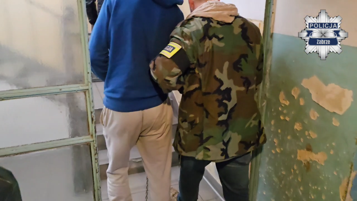 Za Marcinem C. wydali dwa listy gończe. Ukrył się w wersalce