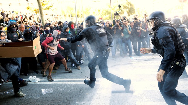 Hiszpania: starcia policji z separatystami w Barcelonie