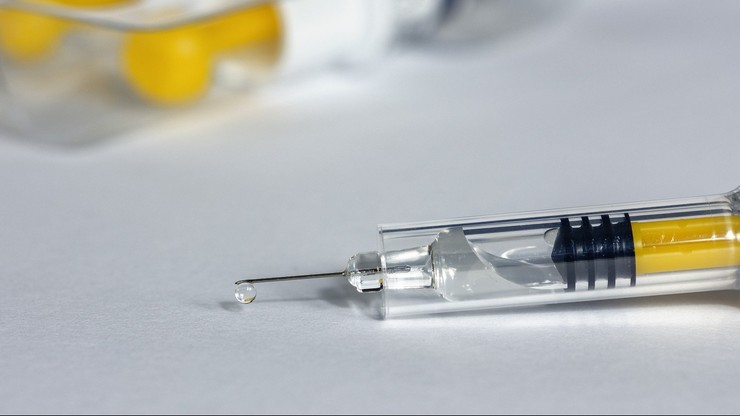 Szczepionka przeciw Covid-19 będzie szybciej? Decyzja Europejskiej Agencji Leków