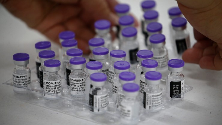 Francja. Media: Agencja z Rosji oferowała pieniądze za oczernianie szczepionki Pfizer