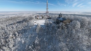 04.03.2021 00:00 Góra Druidów z lotu ptaka (4K)
