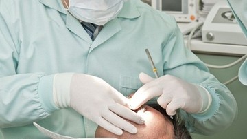Cena wizyty u dentysty gwałtownie wzrosła. Za co zapłacimy dodatkowo