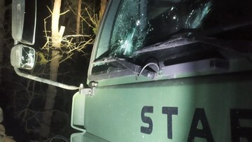 Polskie patrole obrzucane kamieniami przy granicy z Białorusią. Uszkodzony samochód