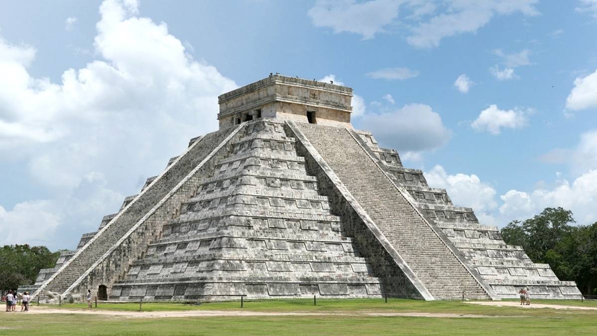 Piramida Kukulcána wzniesiona przez Majów. Fot. Wikipedia / Daniel Schwen.