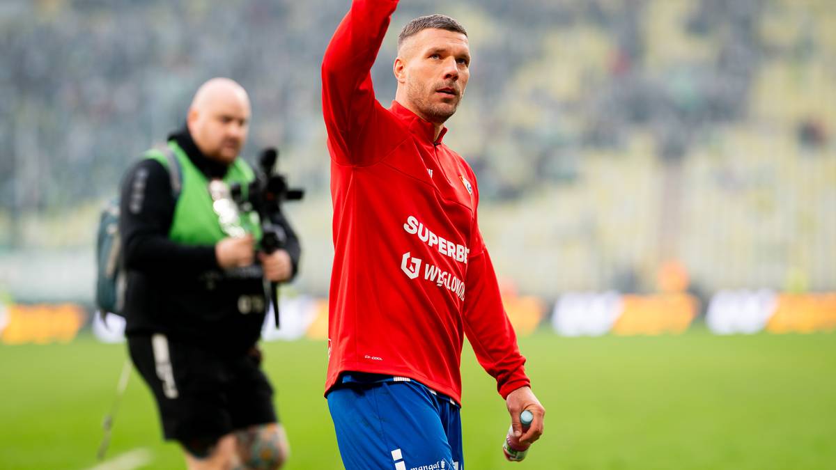 Lukas Podolski na motocyklu żużlowym! Odważne plany mistrza świata