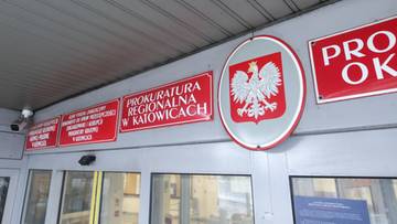 Tablica informacyjna z napisem "Prokuratura Regionalna Katowice"