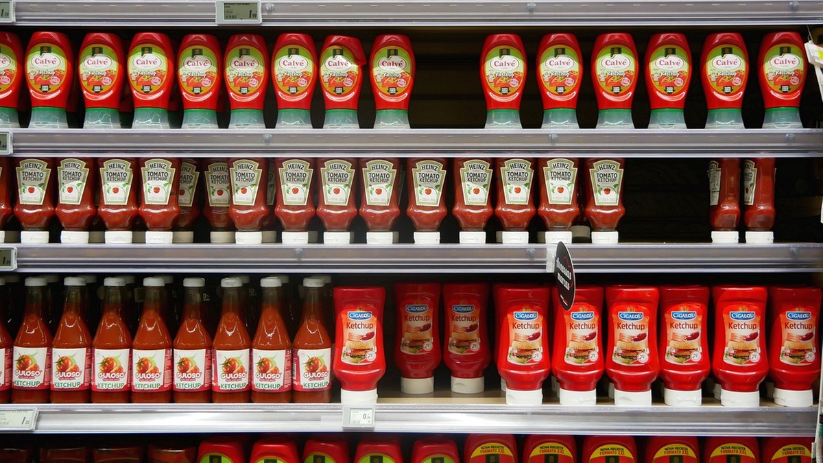Ketchup trzymać w lodówce czy szafce? Producent rozwiewa wątpliwości