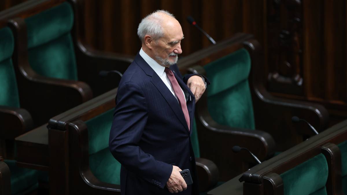 Ruch Bodnara ws. podkomisji smoleńskiej. Powołano zespół śledczy