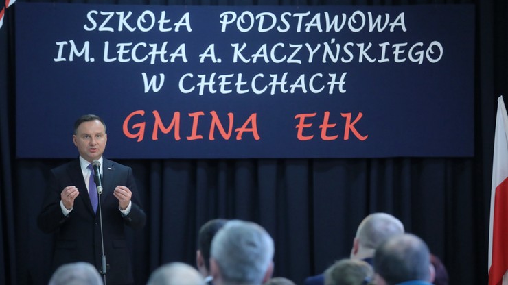 Andrzej Duda odwiedził szkołę im. Lecha Kaczyńskiego w Chełchach. "Szkoła mojego prezydenta"