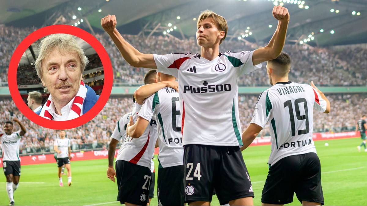 Zbigniew Boniek w okręgu obok radośnie świętującego piłkarza w białej koszulce z numerem 24 na tle innych zawodników na boisku piłkarskim.