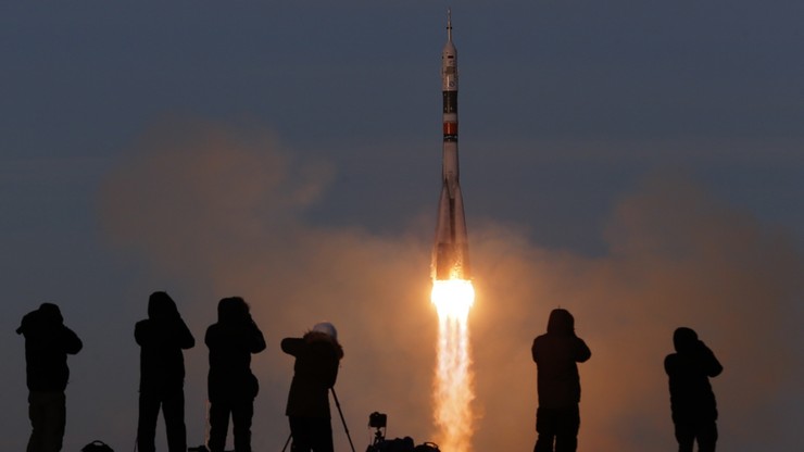 Statek kosmiczny Sojuz-M11 z załogą wystartował z kosmodromu Bajkonur