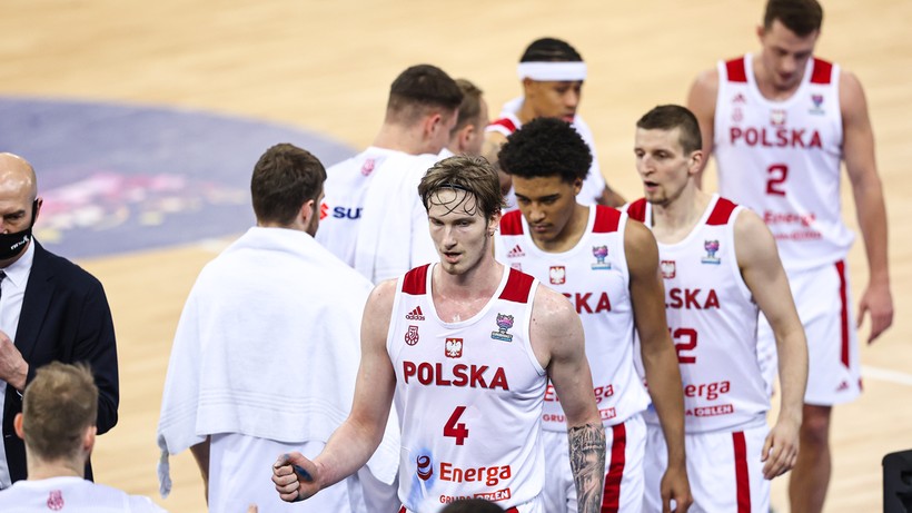 Koszykarz reprezentacji Polski Aleksander Balcerowski zagra w Serbii