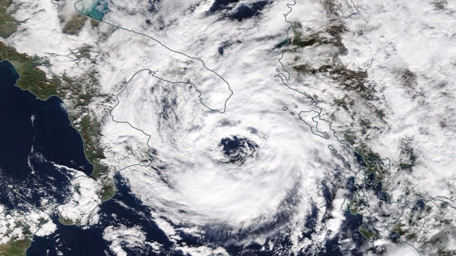 Zdjęcie satelitarne medicanu nad Morzem Śródziemnym w dniu 18 listopada 2017 roku. Fot. NASA.