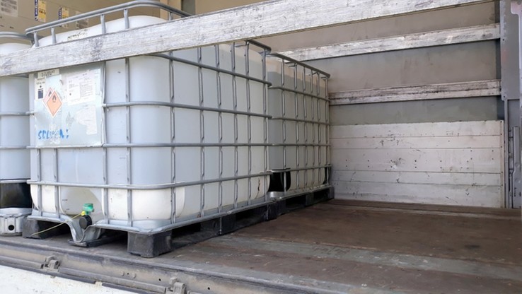 Mołdawski kierowca wiózł kilka ton toksycznego rozpuszczalnika bez odpowiednich zabezpieczeń