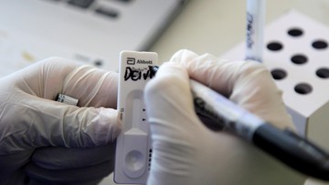 Pandemia trwa, nadchodzi szczyt zachorowań na grypę. Są polskie testy na oba wirusy