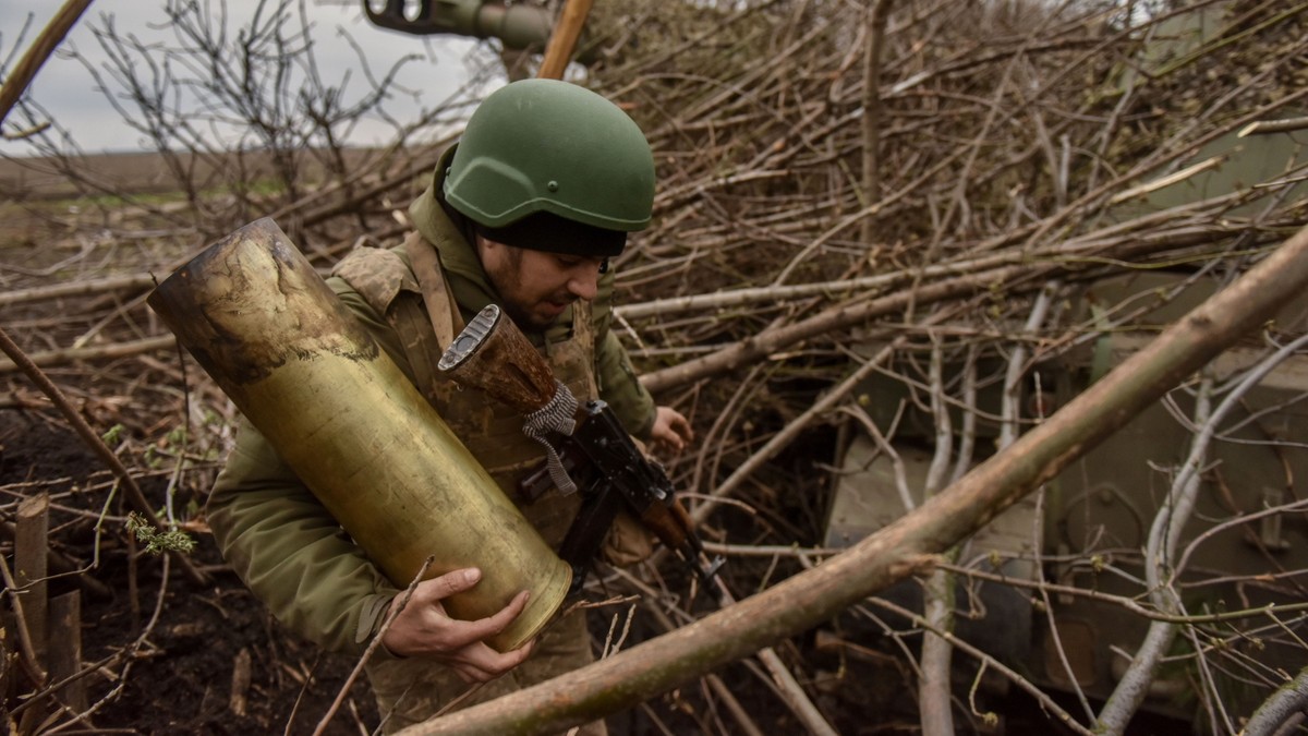 Wiceminister obrony Ukrainy: Rosjanie zwiększają ostrzał Bachmutu. Miasto jest równane z ziemią