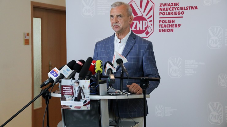 Szef ZNP Sławomir Broniarz domaga się podwyżek dla nauczycieli. Grozi protestem