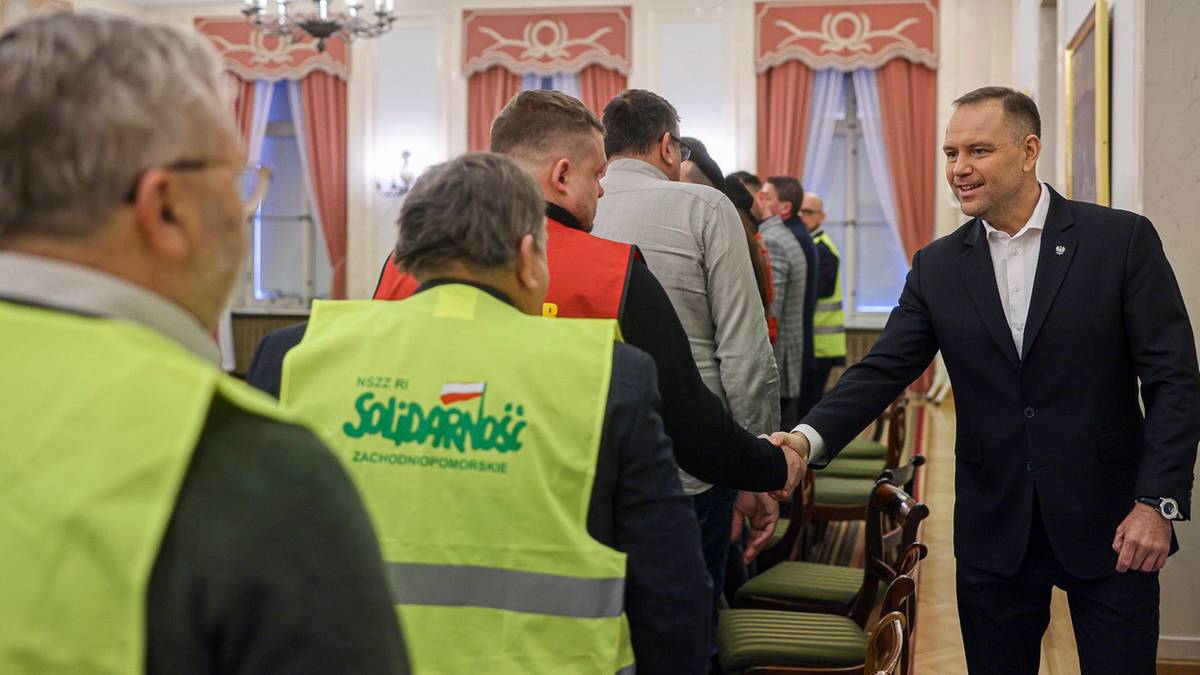 Prezydent spotkał się z protestującymi rolnikami. "Wyraził wsparcie"