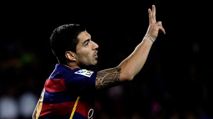 Trzy karne Barcelony i cztery gole Suareza! Katalończycy znowu gromią