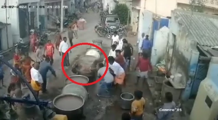 Indie. Mężczyzna wpadł do kotła z gorącą owsianką. Nie przeżył