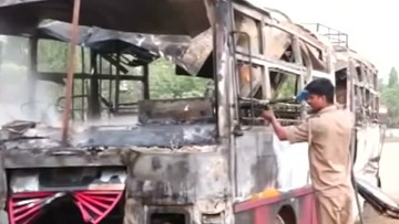 Zderzenie ciężarówki i autobusu w Indiach. Nie żyje ponad 20 osób
