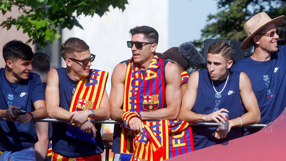 Lewandowski i Szczęsny na fecie mistrzowskiej Barcelony. Co za obrazki!