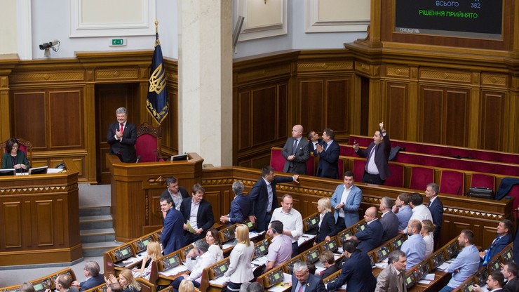 Parlament Ukrainy uchwalił ustawę o sądzie antykorupcyjnym. "Walka z korupcją przybiera na sile"