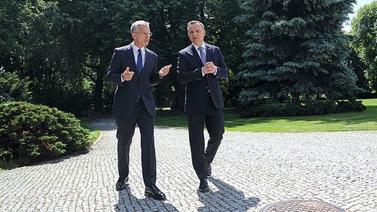 Andrzej Duda rozmawia z sekretarzem generalnym NATO
