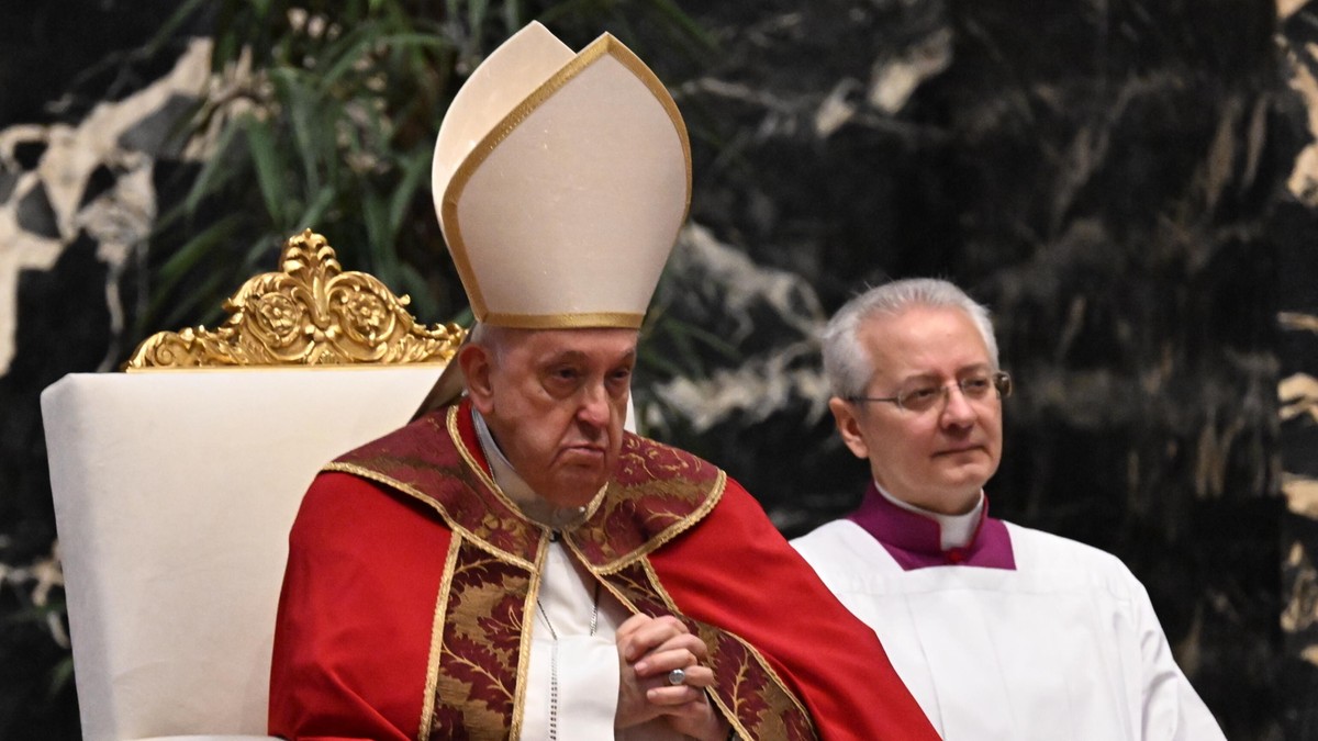Papież zamiast przemawiać, rozdał kopie wystąpienia. "Nie czuję się dobrze"