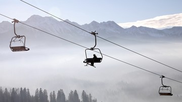 Stoki narciarskie, trasy i wyciągi dostępne, ale nie dla wszystkich
