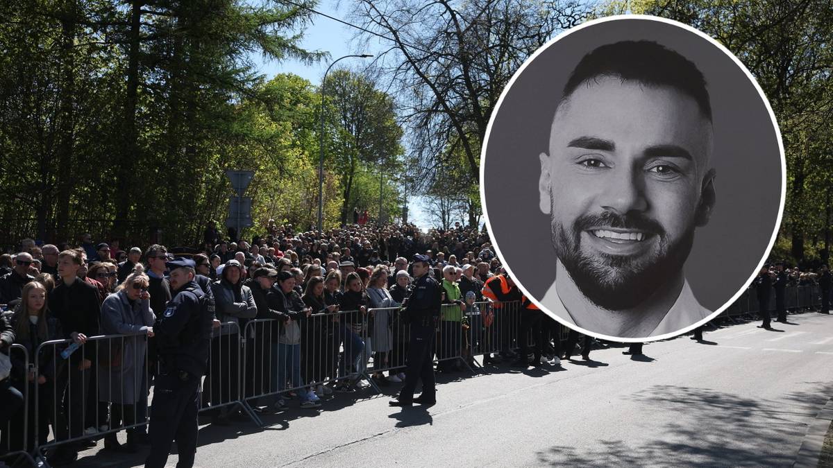 Okrągłe zdjęcie portretowe posła Łukasza Litewki na tle zgromadzonego tłumu.