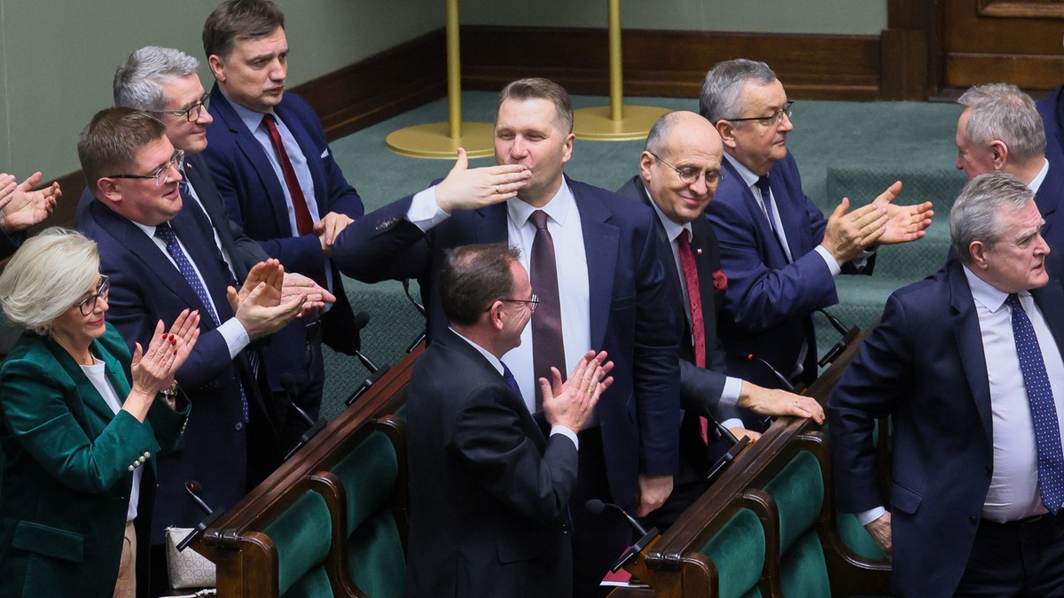 Przemysław Czarnek obroniony. Sejm odrzucił wniosek o wotum nieufności