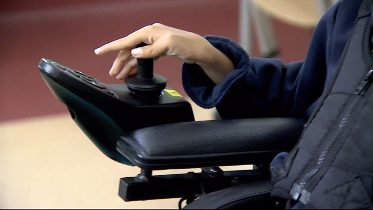 Niepełnosprawny Antek jednak będzie mógł wjechać do szkoły na wózku