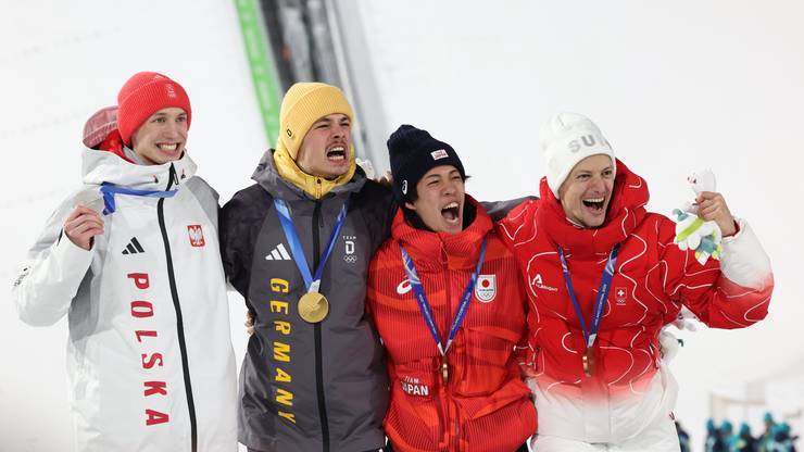 Kacper Tomasiak został srebrnym medalistą zimowych igrzysk olimpijskich na skoczni normalnej w Predazzo!