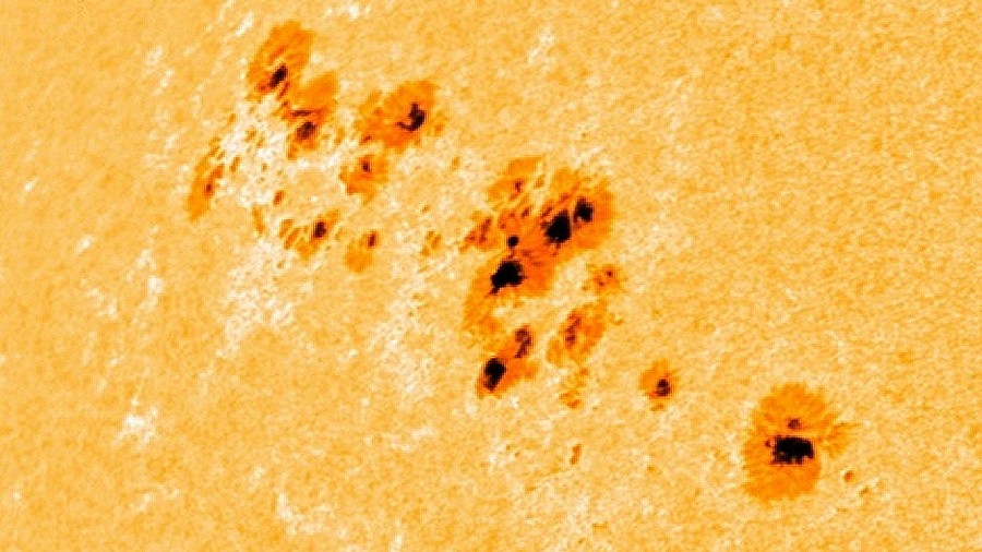 Kompleks plam słonecznych AR3112. Fot. NASA /SDO.