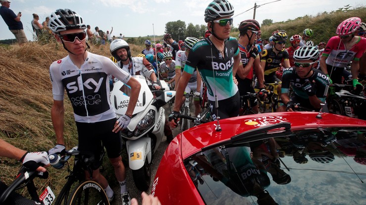 Skandal na Tour de France. 16. etap przerwano po proteście rolników. Użyto gazu łzawiącego 