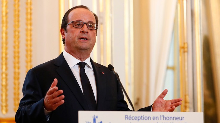 Ujawniono ile zarabia fryzjer Francois Hollande'a. Internauci już zareagowali