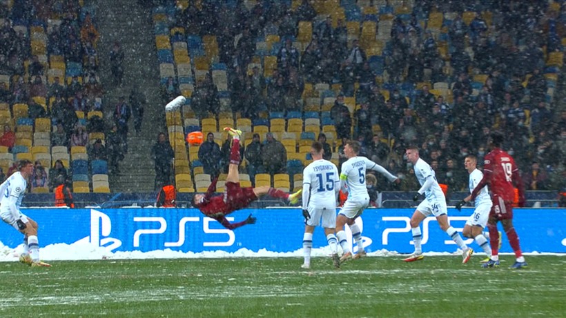 Liga Mistrzów: Kapitalny gol Roberta Lewandowskiego w meczu Dynamo Kijów - Bayern Monachium