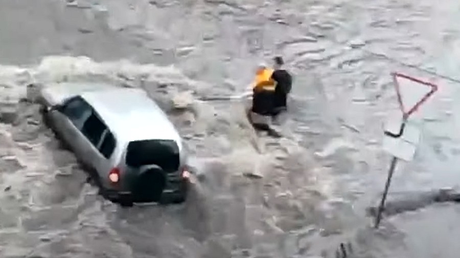 Potop w Woroneżu w Rosji. Fot. YouTube.