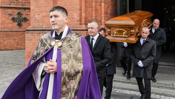 Pogrzeb 33-latka, który zginął na przejściu dla pieszych w Warszawie. Trwa zbiórka dla rodziny