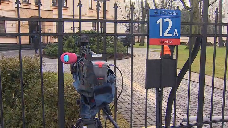 Polsat News i TVN24 mimo zaproszenia niewpuszczone na konferencję w TK z udziałem premiera
