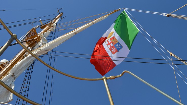 Włoska marynarka wojenna aresztowała dotąd 900 przemytników migrantów