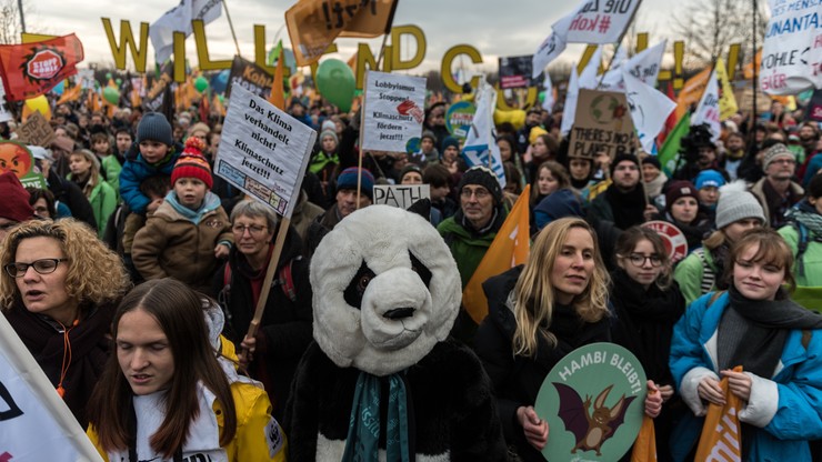 "Stop dla węgla - ochrona środowiska teraz". Tysiące demonstrantów na ulicach Berlina